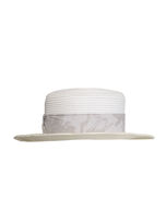 Il cappello CHERVO WILEDA è il sinonimo dello stile classico da golf, ideale per una partita in estate.