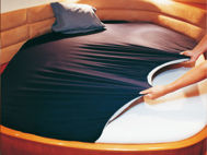 Lenzuolo Elastico C  Blu: Il lenzuolo elastico regolabile si adatta perfettamente al tuo letto qualsiasi sia la forma del materasso.