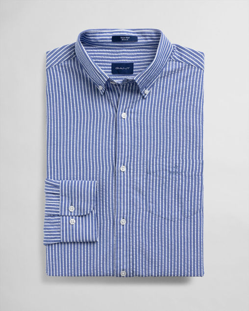 Camicia Seersucker a righe Tech Prep™ regular fit.  La camicia Seersucker a righe Tech Prep™ Regular Fit è un capo essenziale per l'estate.