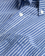 Camicia Seersucker a righe Tech Prep™ regular fit.  La camicia Seersucker a righe Tech Prep™ Regular Fit è un capo essenziale per l'estate.