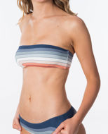 Dallo stile retrò e con un audace design a righe, la fascia Keep On Surfin è perfetta da indossare sulla spiaggia