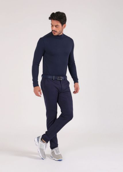 Pantalone Uomo Scary: Modello chinos uomo in tessuto a maglia cavallery, morbidissimo ed estremamente elasticizzato per un comfort unico e perfetto per il tempo libero.