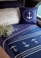 Cuscino Basic 40x40 Santorini Blue con disegno nautico e dettagli ricamati