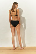  Top bikini con ferretto con sofisticato drappeggio sul décolleté e sostegno del seno. Maryan Mehlhorn