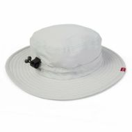 Questo cappello Gill a falda larga è molto amato sia dai regatanti che dai crocieristi e da chiunque desideri avere volto e collo ben protetti dal sole.
