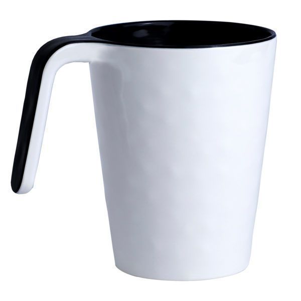 La mug di melamina Summer è resistente e impilabile, e possiamo usarla sia per gustare un buon cappuccino, un caffè o un boccale di birra.