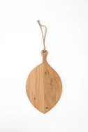 Tagliere in legno a forma di pesce.